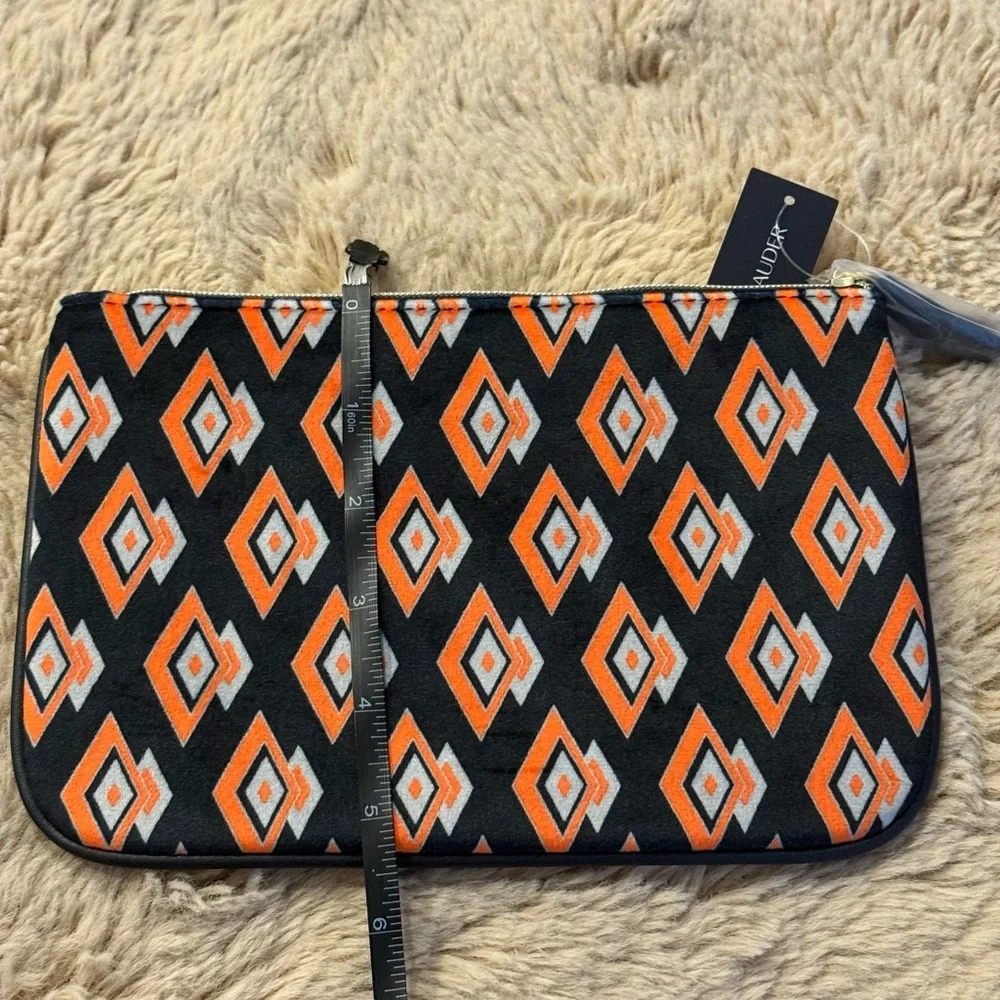 BRAND NEW Estée Lauder Makeup Bag